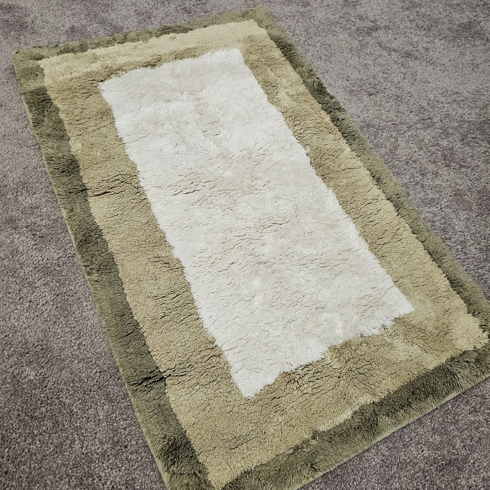 Hotel Collection bath mat,  green and white